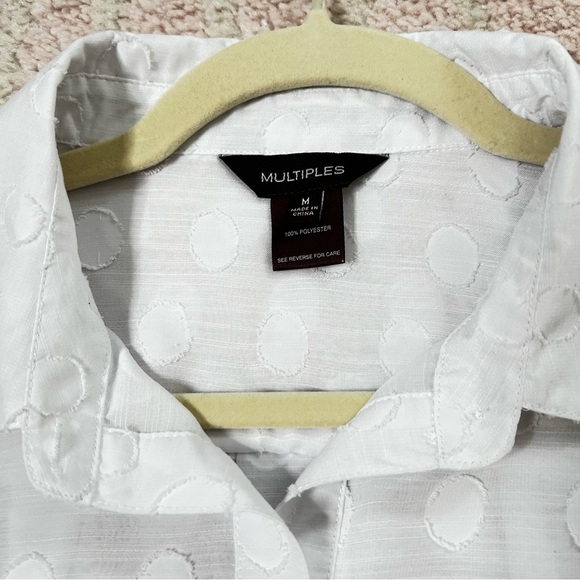 Multiples White Polka Dot Button Down Blouse Shirt Size Medium Closet Staple - Picture 3 of 10